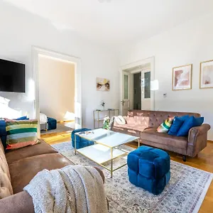 https://apt-charming-2bedroom-old-town.praguehotelsweb.com